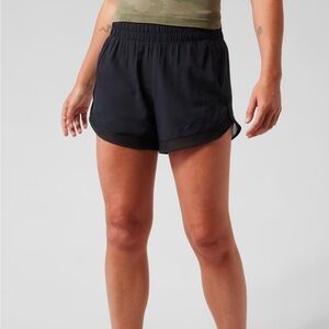 Black athleta running shorts